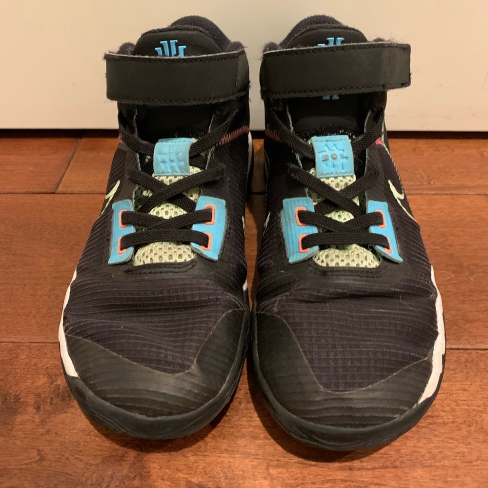 Nike boys shoes size 2.5